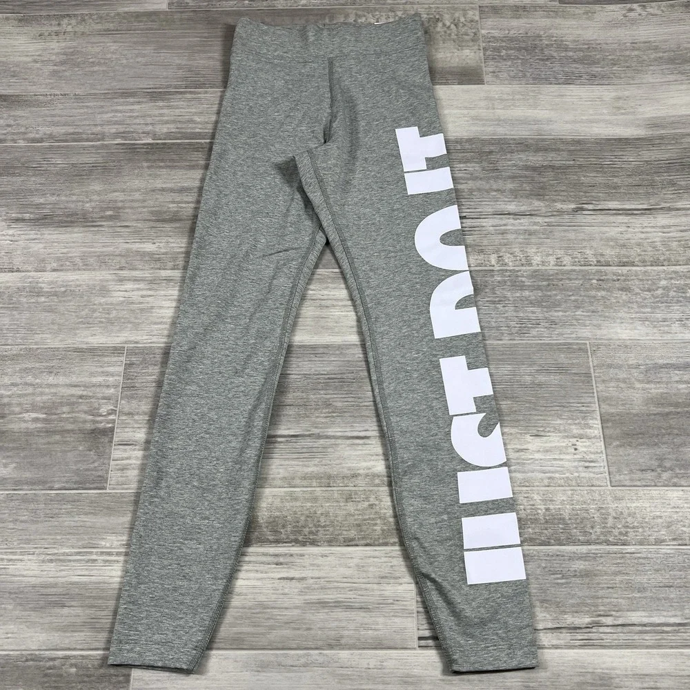Nike Size XS Women's Sportswear High-Waisted Tight Fit‎ Gray Leggings CZ8534-063